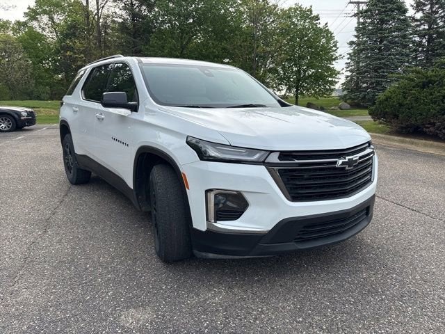 chevrolet traverse limited 2024 1GNESTKW2RJ139693 image chevrolet traverse limited 2024 1GNESTKW2RJ139693 image